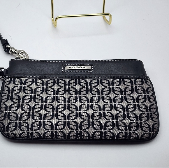Fossil Wristlet Black & Gray Signature Canvas & Leather With Keychain - Picture 4 of 8
